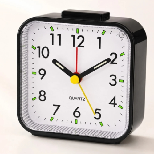Réveil Analogique Silencieux Compact & Mignon – Horloge de Chevet Sans Tic-Tac avec Fonction Snooze, Veilleuse & Aiguilles Phosphorescentes – Alimentation Pile AA pour Chambre, Dortoir Étudiant & Bureau