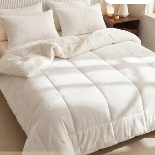 Insert de Couette en Polaire Ultra-Doux & Respirant – Literie Légère Toutes Saisons avec Matelassage Carré Moelleux & Anti-Boulochage – Couette Douce pour la Peau pour Chambre & Rentrée Scolaire
