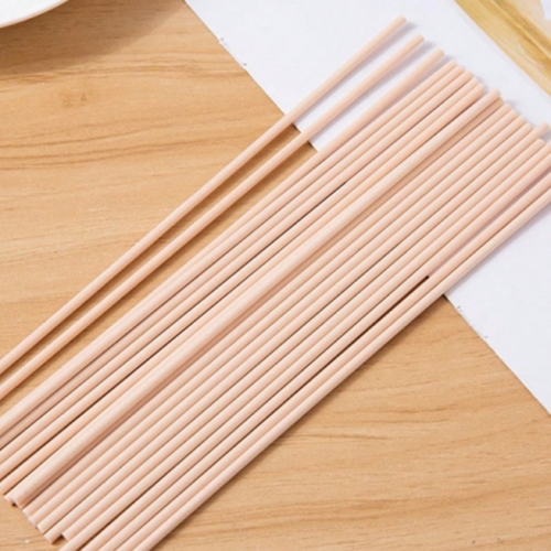 Lot de 50 Bâtonnets en Fibre de Bois Noir et Blanc pour Diffuseur d'Ambiance (0,3 x 24 cm) – Tiges Diffuseuses d'Aromathérapie DIY pour Halloween, Automne, Fêtes de Noël & Décoration d'Intérieur