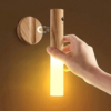 Lot de 2/3 Veilleuses à Détecteur de Mouvement en Bois – Appliques Murales LED Magnétiques & Rechargeables – Lampes Portables Sans Fil d'Intérieur pour Couloir, Escalier, Armoire, Placard & Chambre