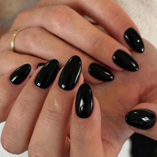 Kit de 24 Faux Ongles Noirs Courts Ovales – Style Minimaliste