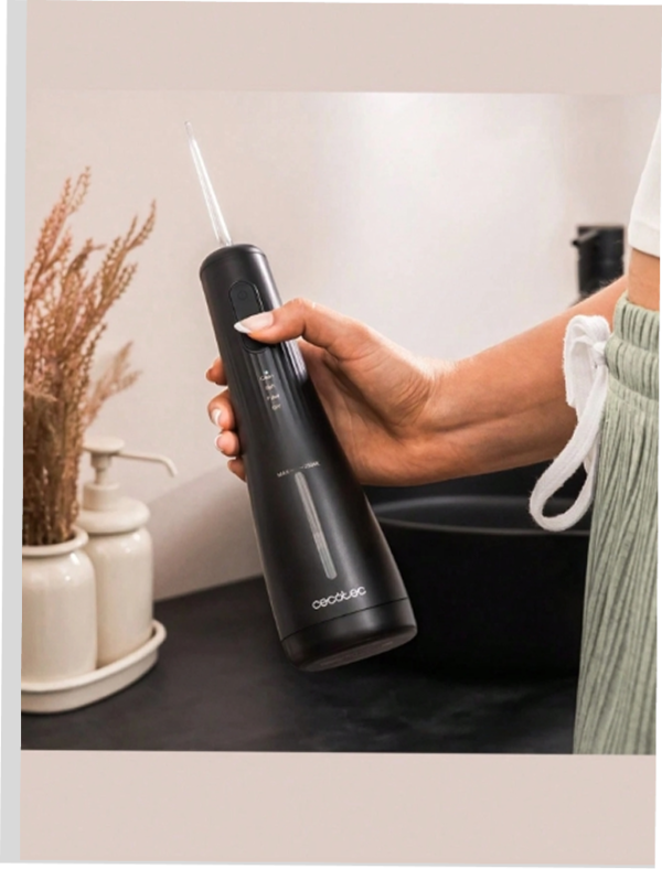 Hydropulseur & Jet Dentaire Portable Cecotec ToothCare Jet Liberty – Irrigateur Buccal 1600 Pulsations/min, IPX7 Étanche, Réservoir 250 ml, 4 Modes (dont DIY), 8 Embouts 360° pour Voyage & Douche