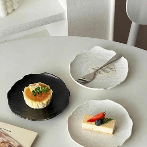 Rectangle 14 (55) Assiette en Plastique Motif Faux Rocher Asymétrique – Assiette Haute Qualité pour Gâteau, Dessert & Sushi – Vaisselle Occidentale Créative et Originale